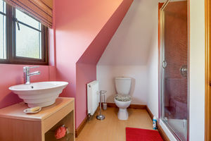 En-suite- click for photo gallery
